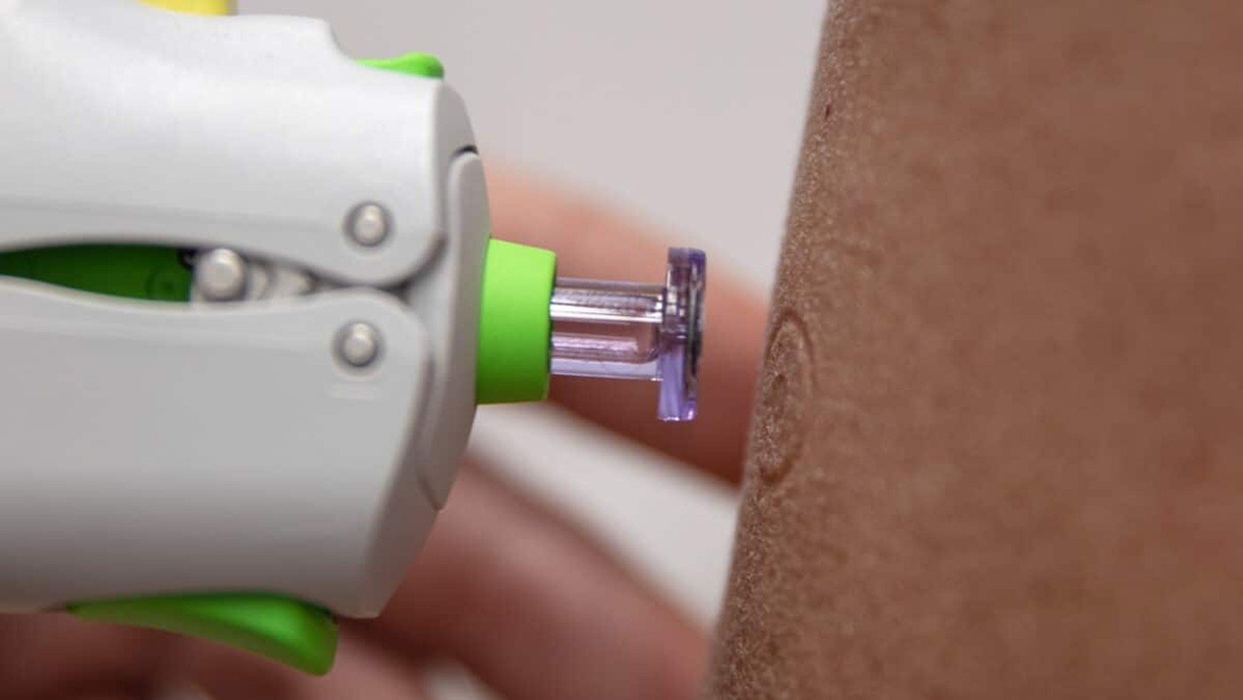 Revoluție în medicină: Aștia sunt pașii pentru vaccinul universal creat de AI