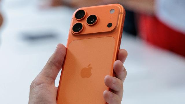 Apple lansează un program de închiriere pentru iPhone-uri