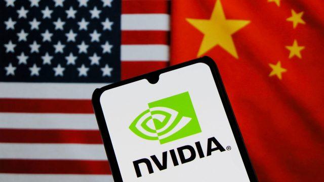 China permite importul de cipuri Nvidia H200 pentru AI
