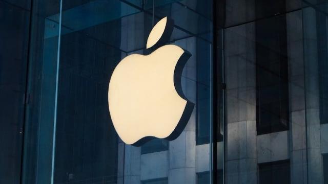 Apple a concediat aproximativ 200 de angajați