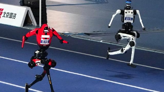 Un robot umanoid a doborât recordul lui Usain Bolt la 100 metri!
