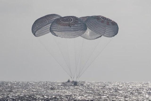 Întoarcerea celor patru astronauți după 8 luni în spațiu